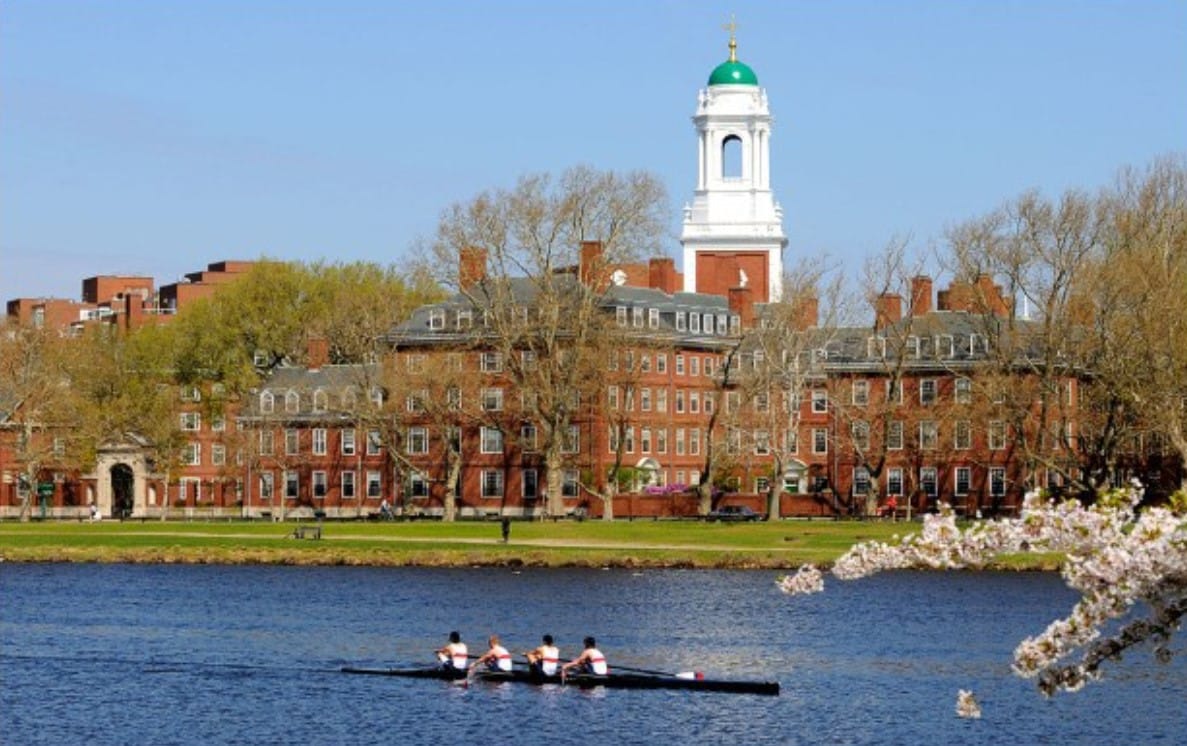 Đại học Harvard – Một trong những trường danh tiếng nhất trong Nhóm trường Ivy League