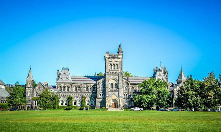 đại học ở Canada