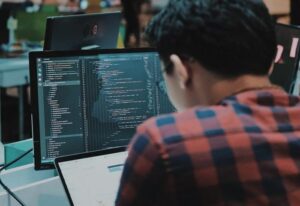 Sinh viên cần biết “Software Engineer Intern là gì?”